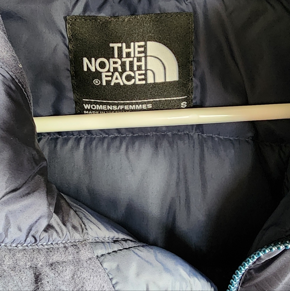 Women's North Face Women's Dark Blue Puffer Jacket, Size Small - Picture 4 of 4